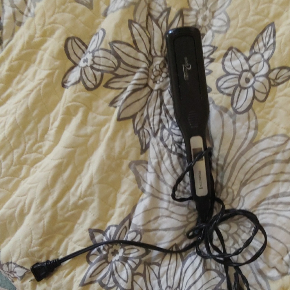 Remington Wet to Dry straightening Iron